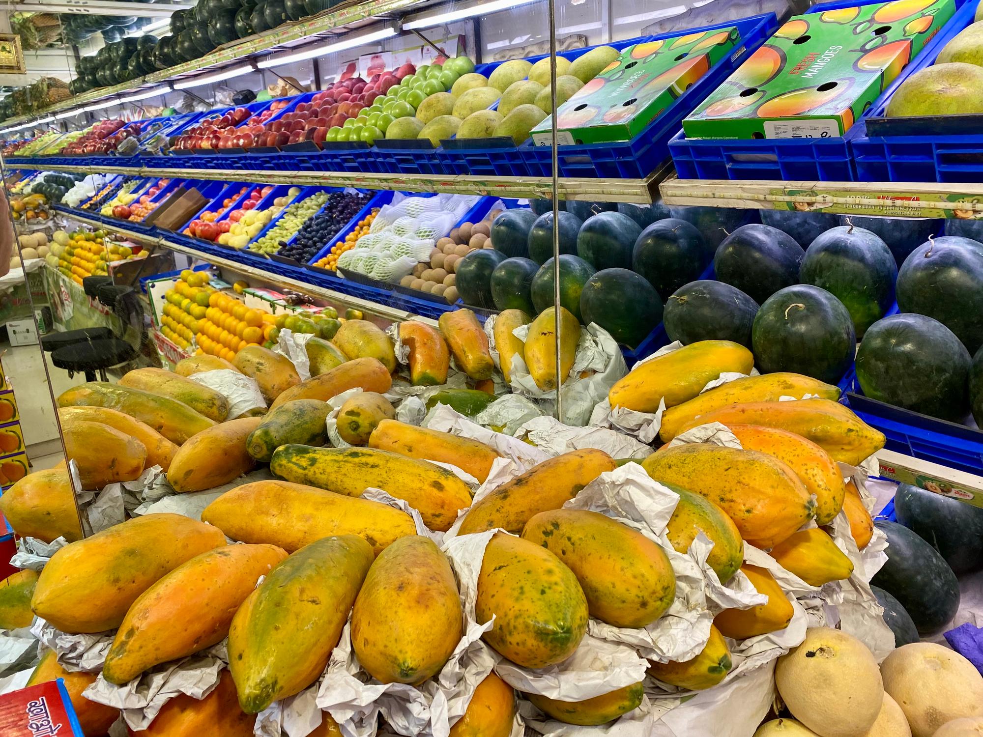 Supermarket fruits