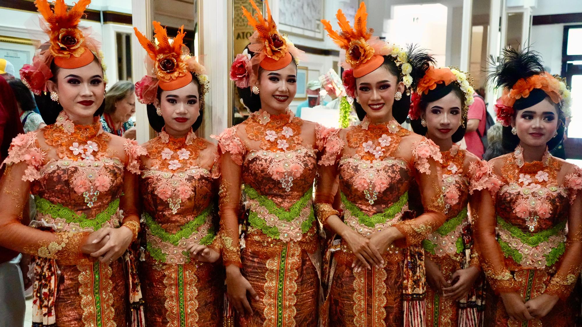 Surabaya Dancers