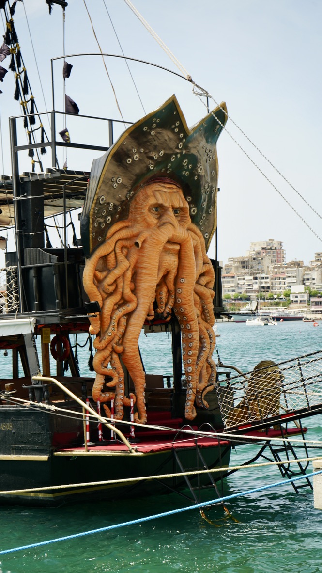 Saranda Boat Restaurant